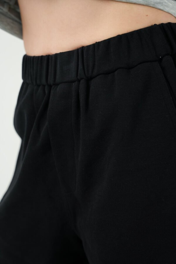 Fleur Basic Shorts X Dewi Budjo