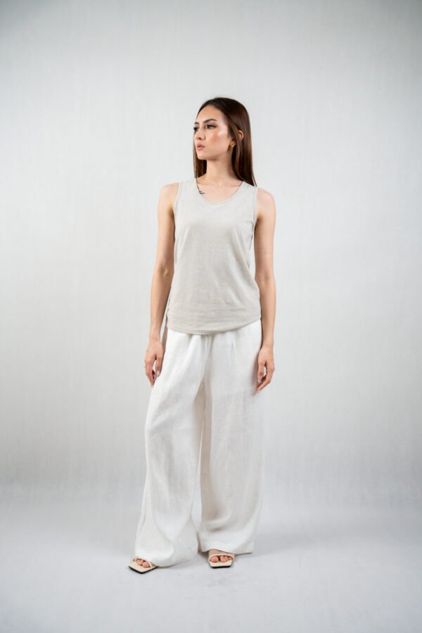 Damian Sleveless Tee