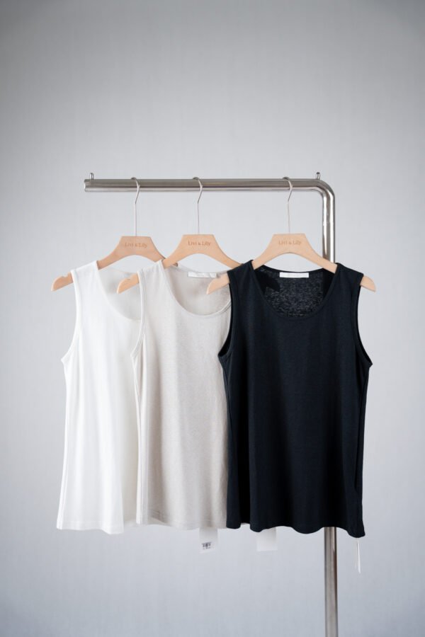 Damian Sleveless Tee